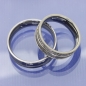 Preview: Eheringe aus 585 Graugold & Carbon mit farbigen Brillanten | Edle Ringe für moderne Paare