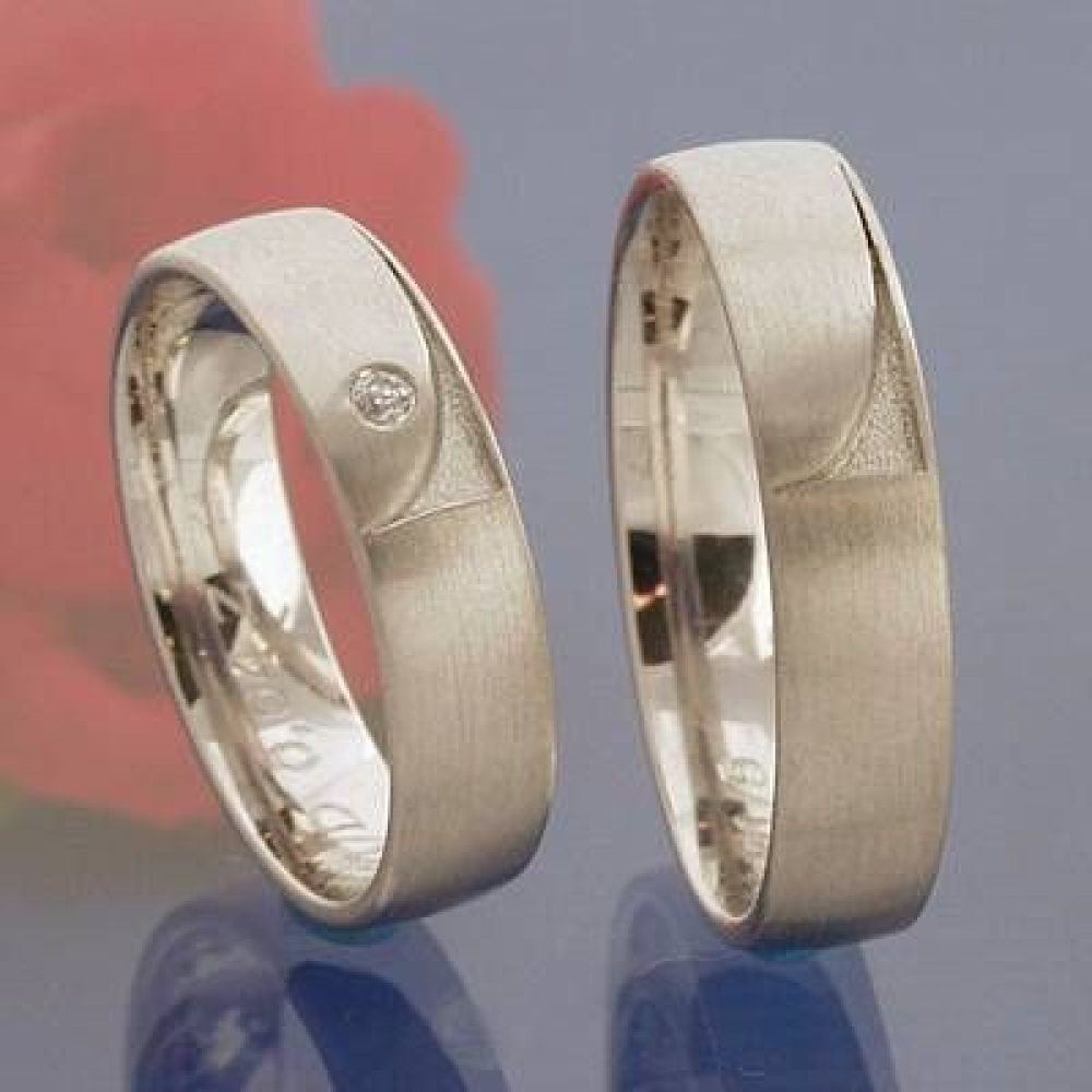 Eheringe Trauringe aus 585 Weißgold mit Brillant F0615015