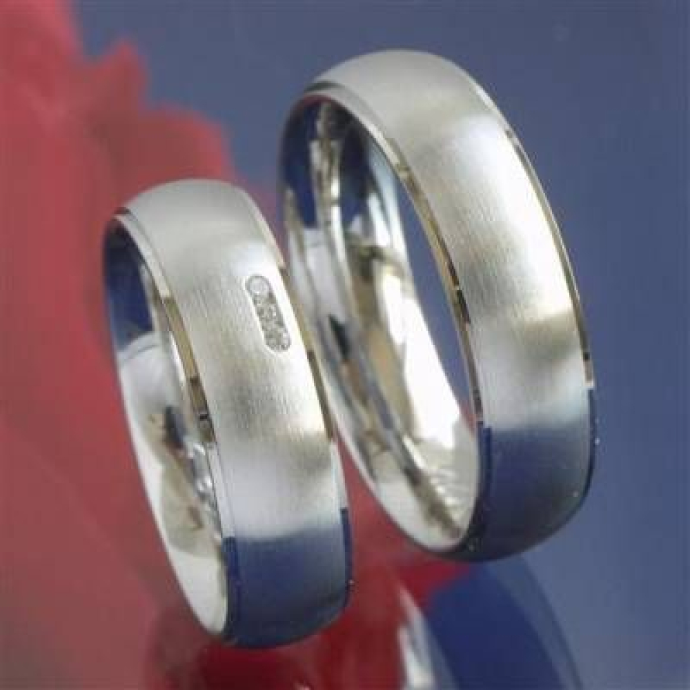 Eheringe Trauringe aus 585 Weißgold mit Brillanten F061504