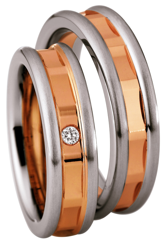 Preview: Trendige Trauringe aus Edelstahl und 585 Rotgold P5118555