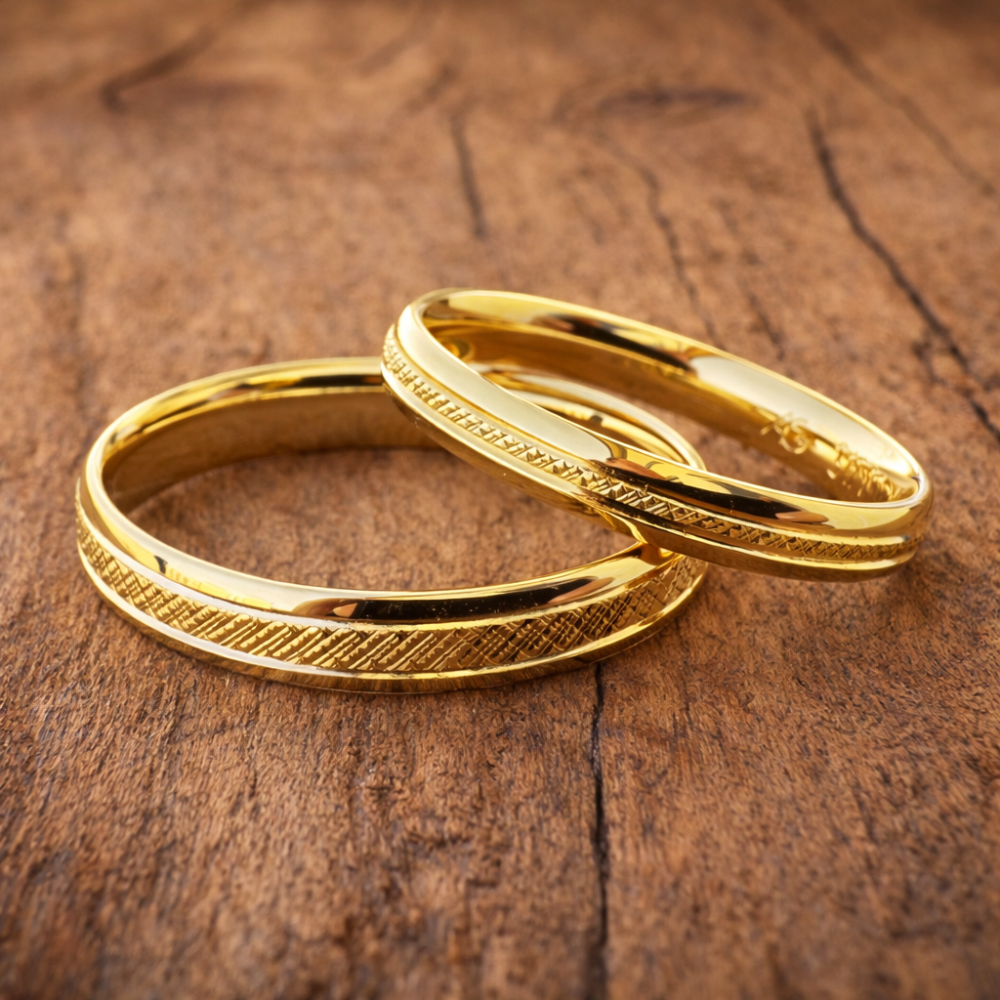 Preview: Twinkles Trauringe aus 375 Gelbgold – moderne Leichtigkeit mit funkelnden Details