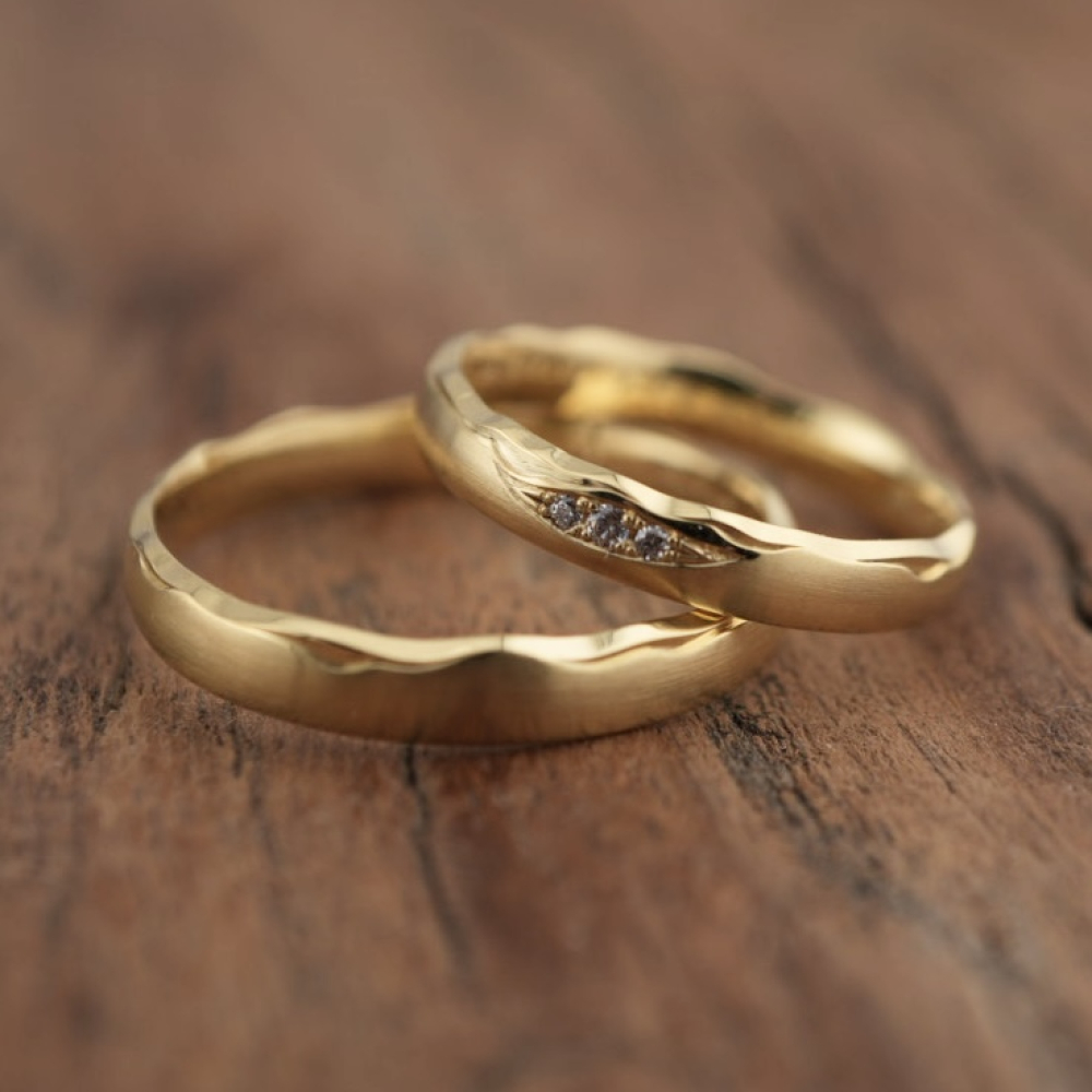 Preview: schmale Trauringe aus Haselnuss Gold
