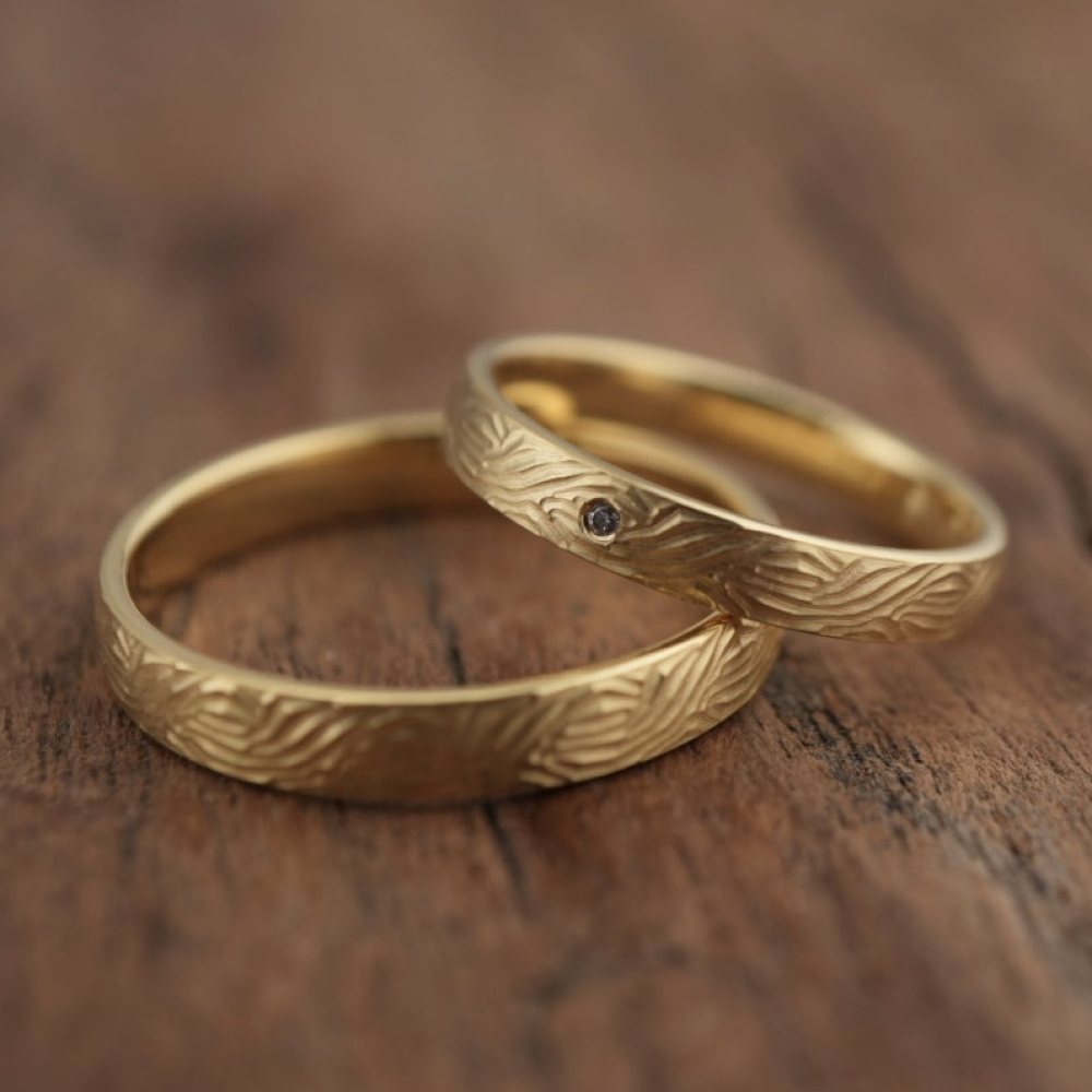 Preview: schmale Trauringe aus Haselnuss Gold