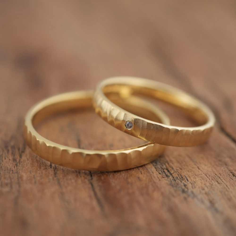 Preview: schmale Trauringe aus Haselnuss Gold