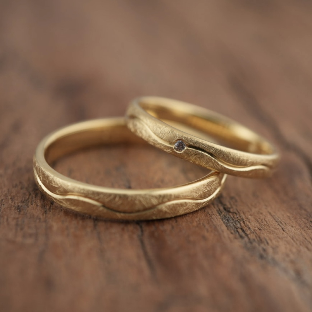Preview: schmale Trauringe aus Haselnuss Gold