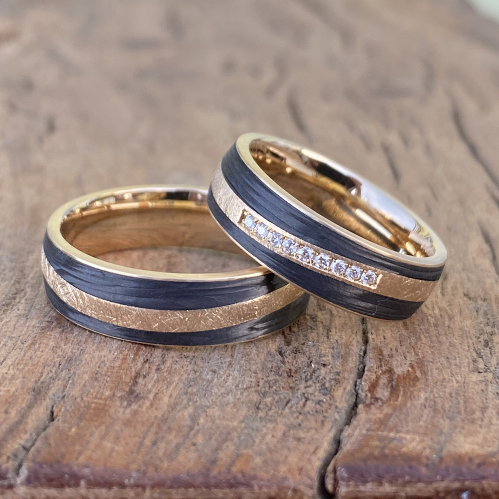 Preview: Seitenansicht Carbon Trauringe