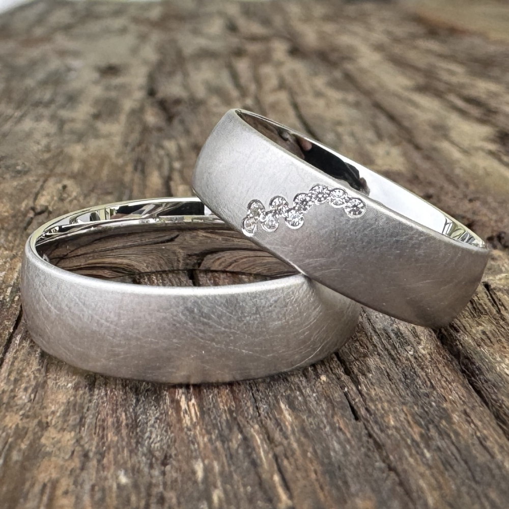 Preview: schmale Haselnuss Eheringe