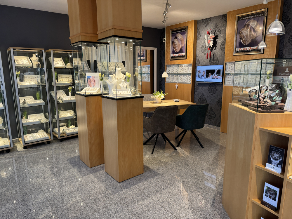 Preview: Schlichte Eheringe aus Platin 600