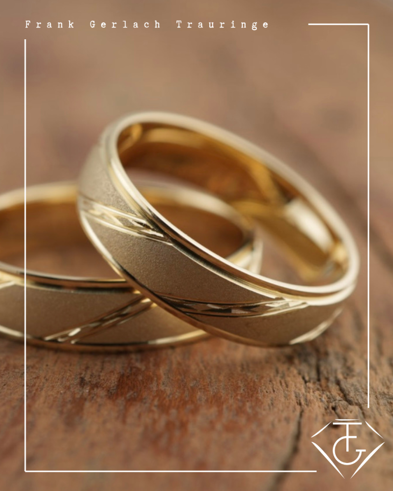 Preview: Eheringe Partnerringe aus Gelbgold ohne Stein P1051549