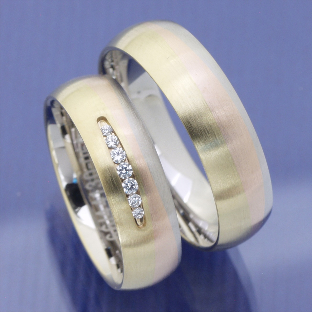 Preview: Tricolor Eheringe aus Weiß-, Rosé- und Gelbgold mit Diamanten – Modell Sunrise
