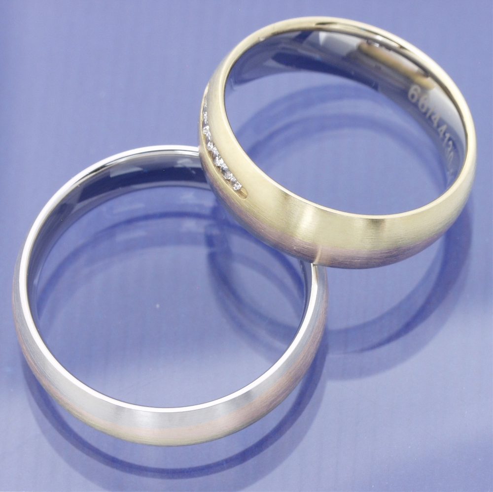 Preview: Tricolor Eheringe aus Rosé-, Gelb- und Weißgold mit Diamanten – Modell Sunrise