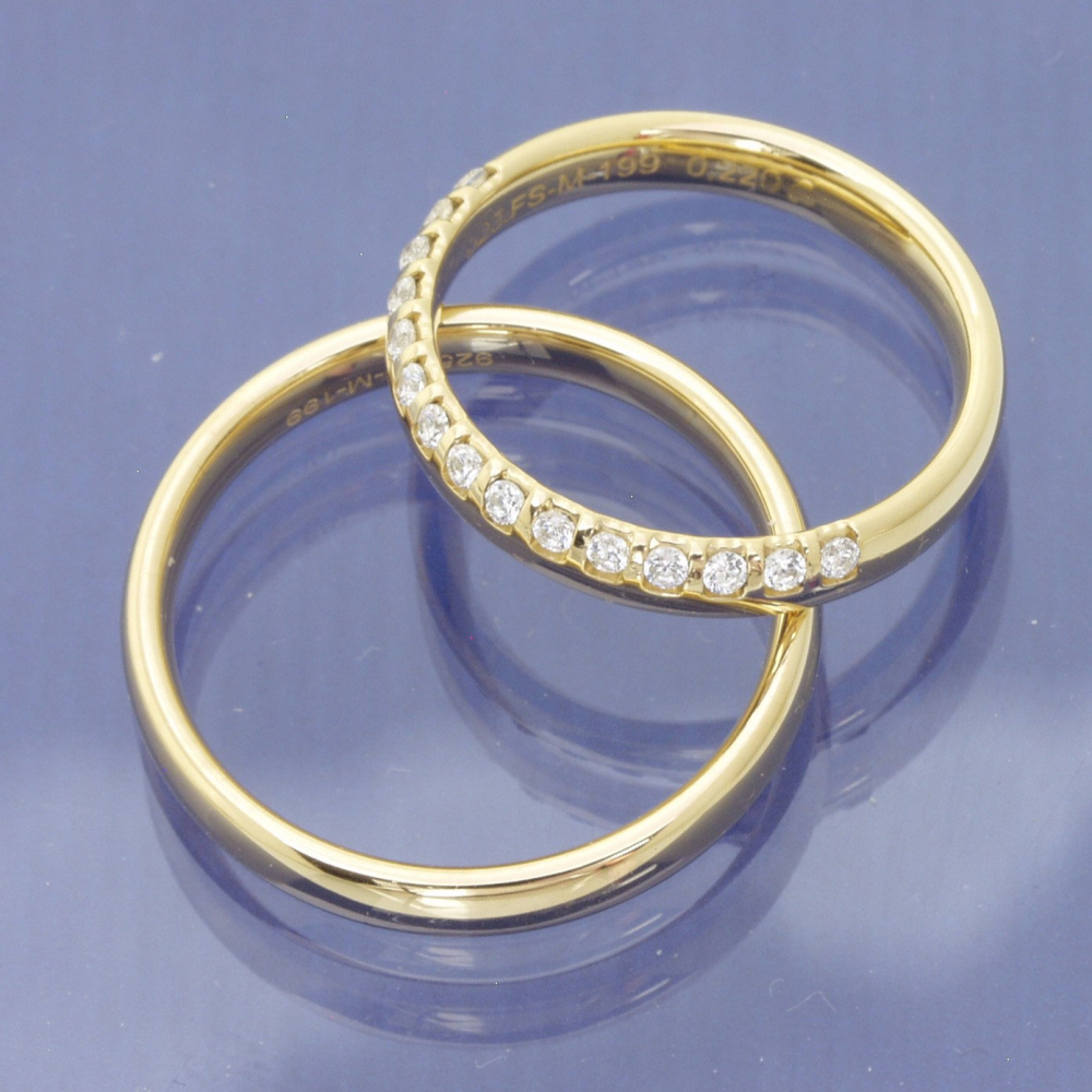 Preview: Eheringe aus 585 Apricotgold mit 0,225 ct G/Si Brillanten