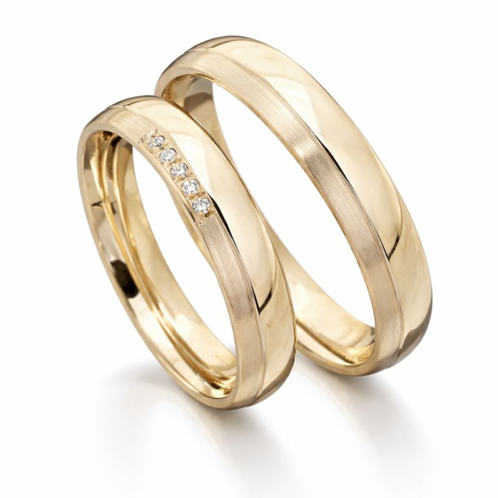 Trauringe 585 Caramellgold – feinmatt & poliert mit Brillanten