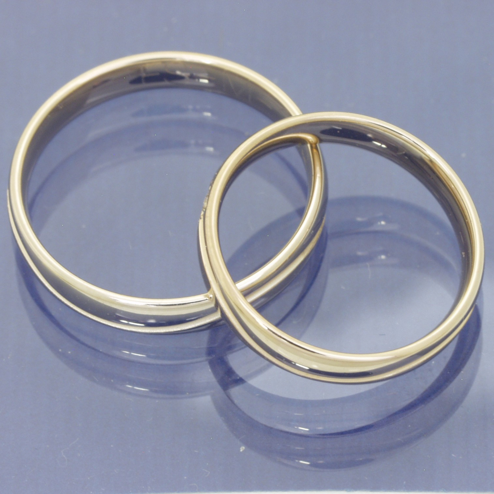 Preview: Trauringe 585 Caramellgold – mit Wellenrille & polierter Oberfläche