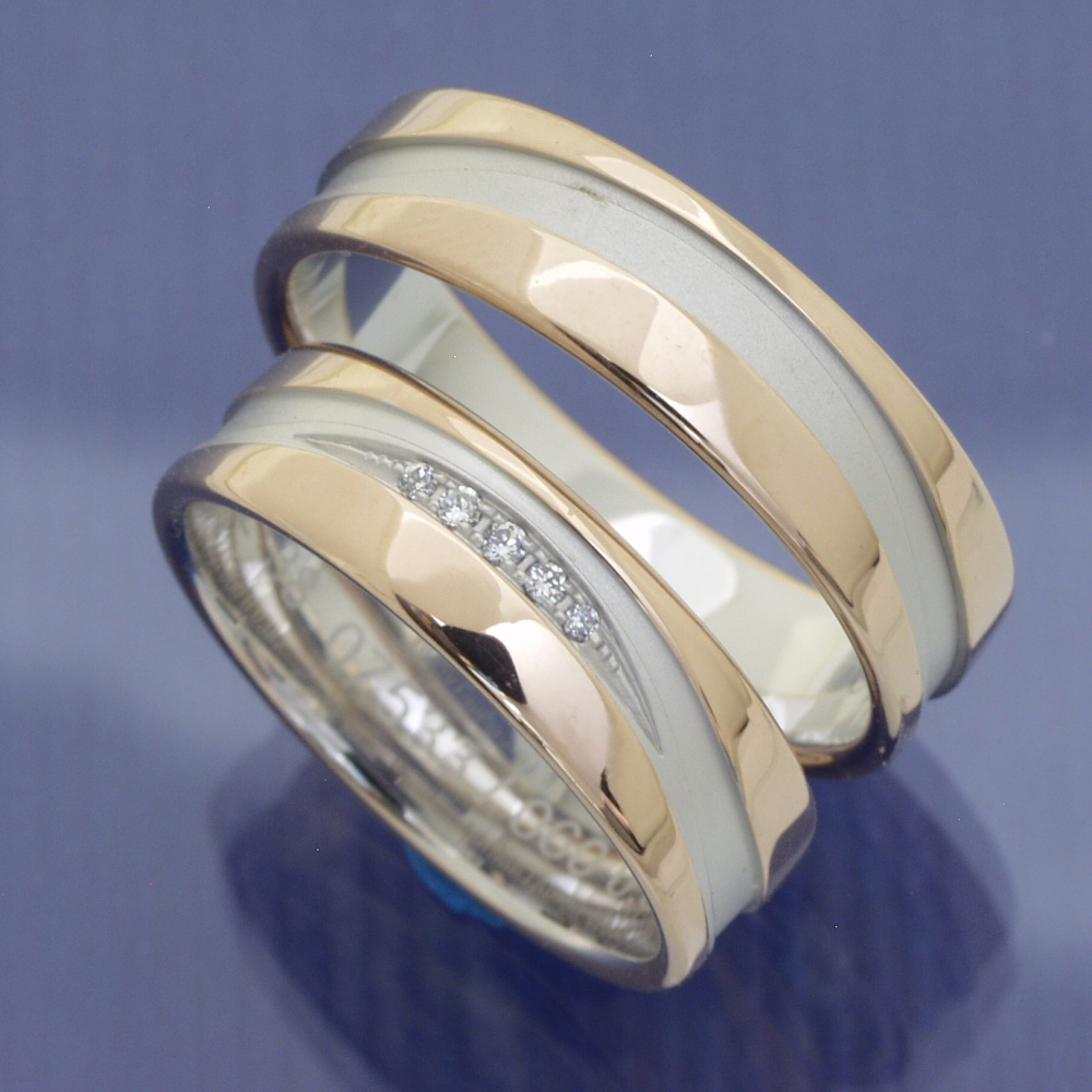 Preview: Edle Kontraste – Trauringe aus 585 Rot- und Weißgold