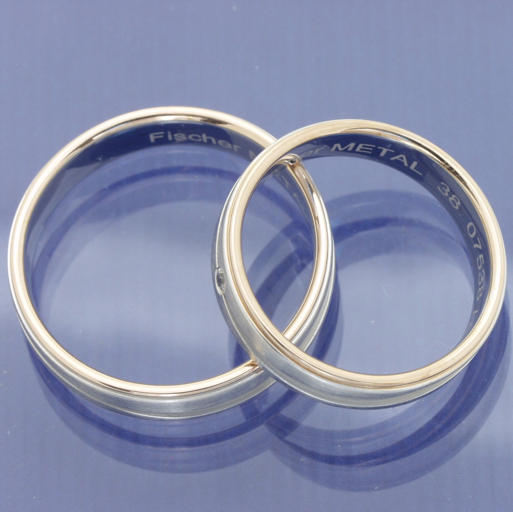 Preview: Zeitlos elegant – Eheringe aus 585 Weiß- und Rotgold