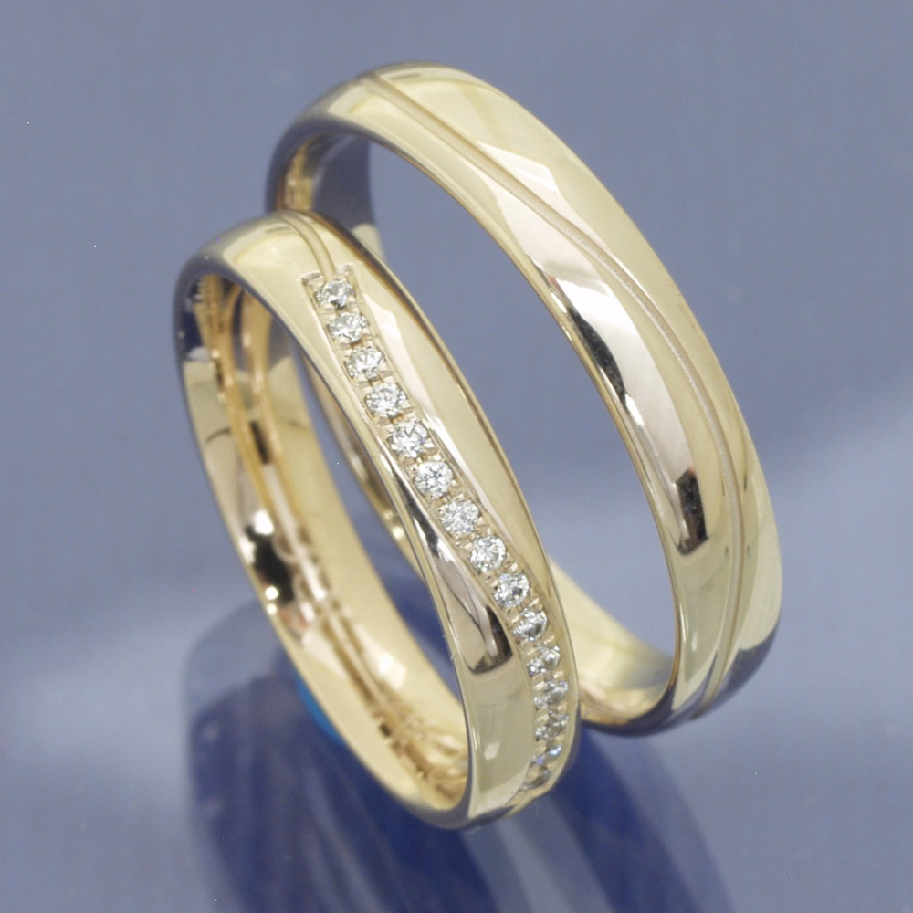 Trauringe 585 Caramellgold – mit Wellenrille & Brillantbesatz