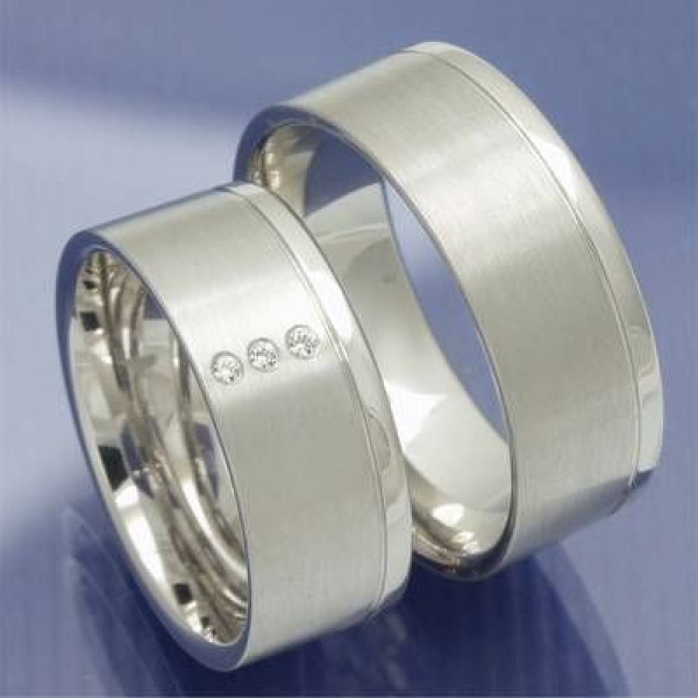 8 mm breite Weissgold Trauringe der Serie Spirit of Love P1049819