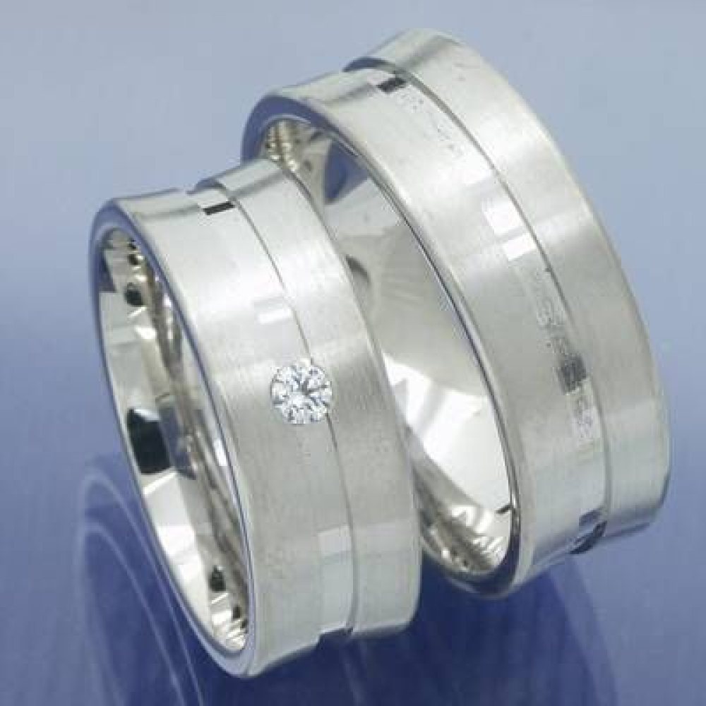 Breite und massive Trauringe 585 Weissgold mit Brillanten P1148806