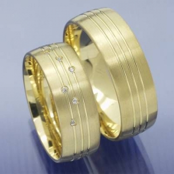 Partnerringe Trauringe aus 585 Gelbgold mit drei Glanzrillen P2028850