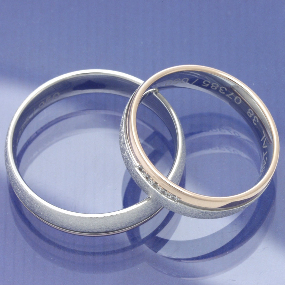 Preview: Modern & Ausdrucksstark – Eheringe aus 585 Weiß- und Rotgold