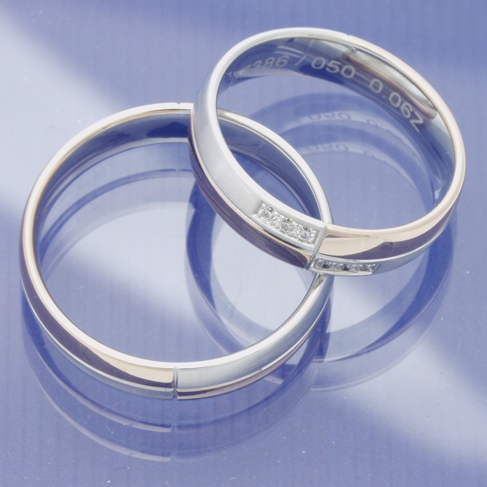 Preview: Harmonie in Gold – Trauringe aus 585 Rot- und Weißgold