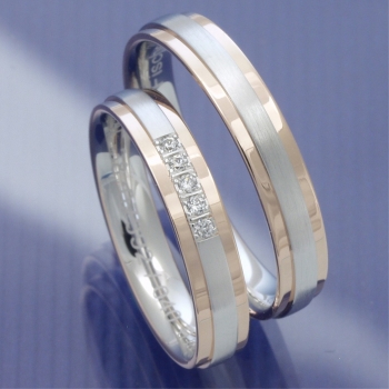 Feine Eleganz – Eheringe aus 585 Rot- und Weißgold (4 mm)