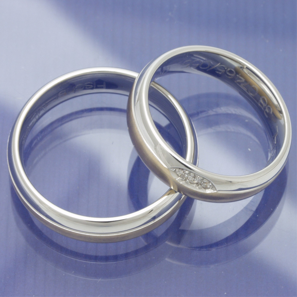 Preview: schlichte bicolor Trauringe aus 585 Gold P4112851