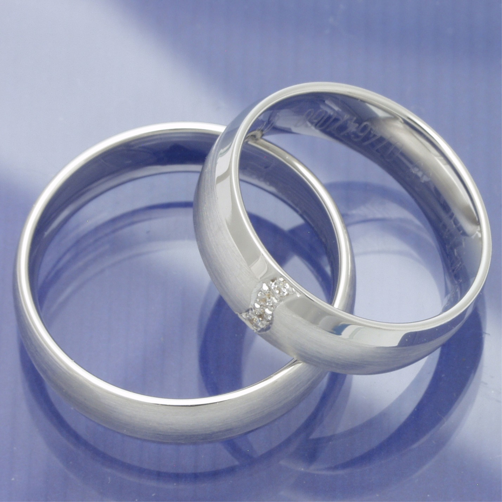 Preview: schlichte Trauringe aus 585 Weissgold P4112852