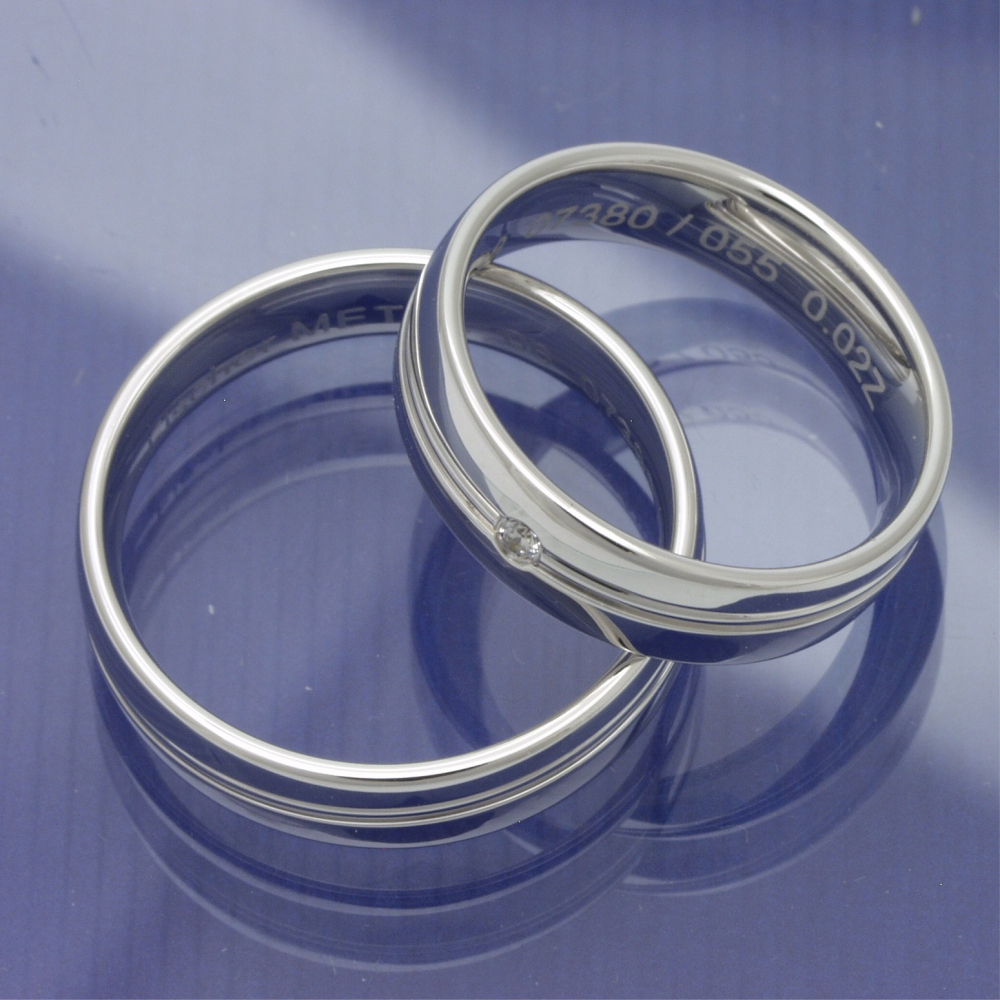 Preview: Weissgold Eheringe mit umlaufenden Glanzrillen P4112873