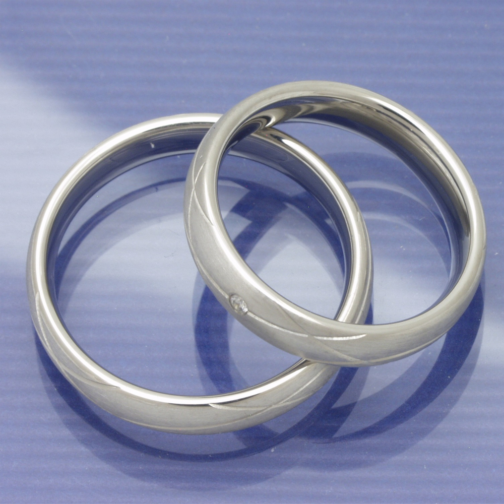 Preview: Trauringe aus platiniertem Silber mit einem Brillant P9043076