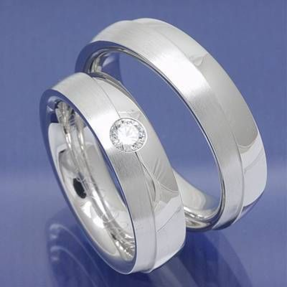 Trauringe aus 585 Weissgold mit einem 0,20 ct TW-si Brillant P9308092