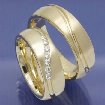 Trauringe aus 585 Gelbgold mit 0,21 ct Brillanten P9308096