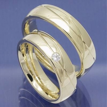 Trauringe aus 585 Gelbgold mit einem 0,055 ct Brillant P9308099