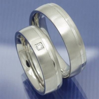 Ringpaar der Serie Steel Brilliance Edelstahl mit Brillant PB099639
