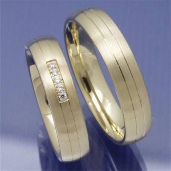 Trauringe aus 585 Gelbgold mit Brillanten S2011