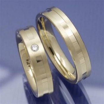 Trauringe aus 585 Gelbgold mit Brillanten S2013