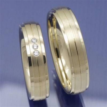 Trauringe aus 585 Gelbgold mit Brillanten S2015