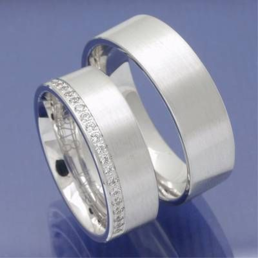 Trauringe aus 585 Weißgold mit Brillantstreifen S286