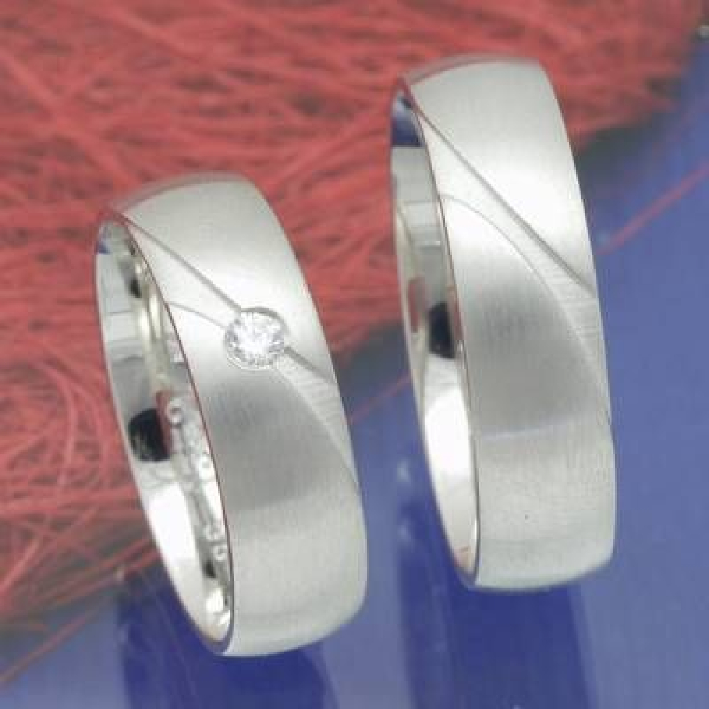 Eheringe Trauringe aus 585 Weißgold mit einem Brillant 0615526