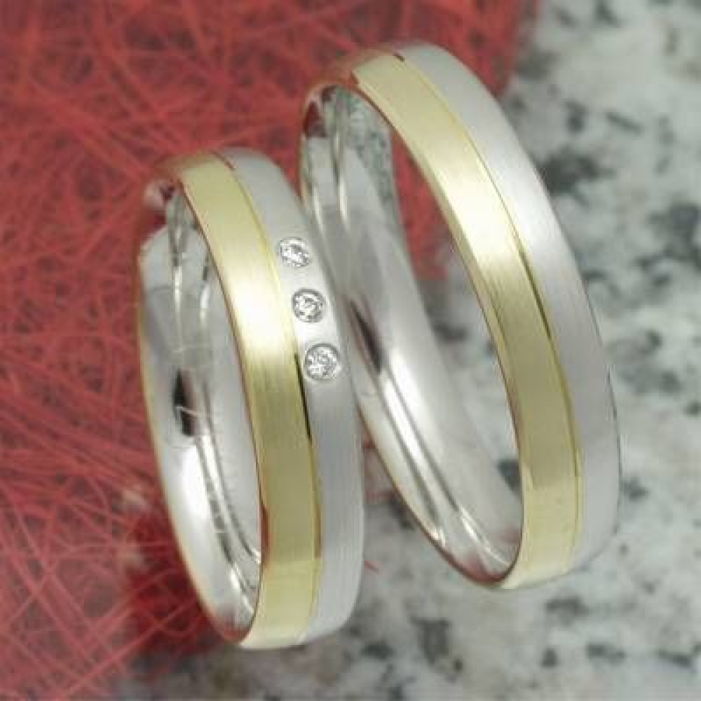 Trauringe aus 585 Gelb und Weißgold mit Brillanten B4804048