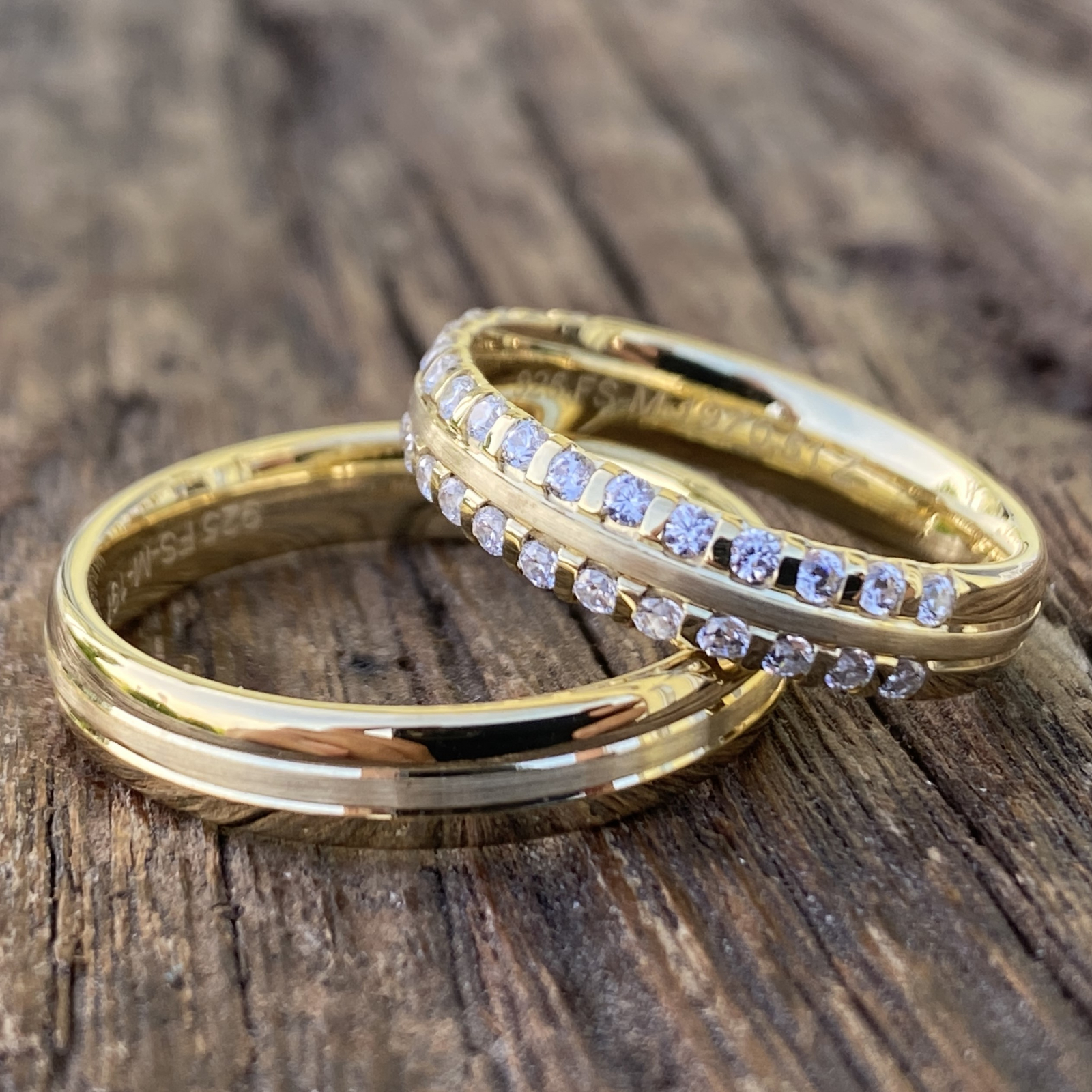 schmale Haselnuss Eheringe