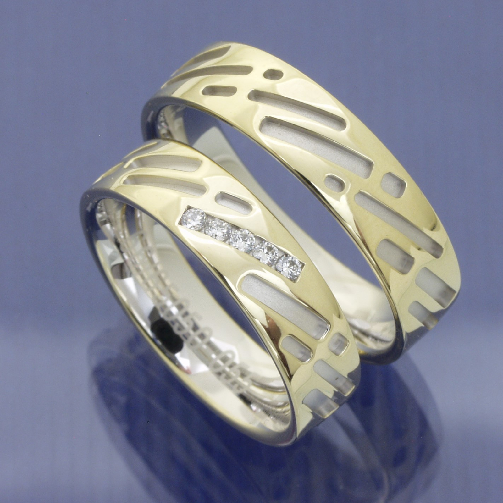 Bicolor Trauringe aus 585 Weissgold und Gelbgold RU65050