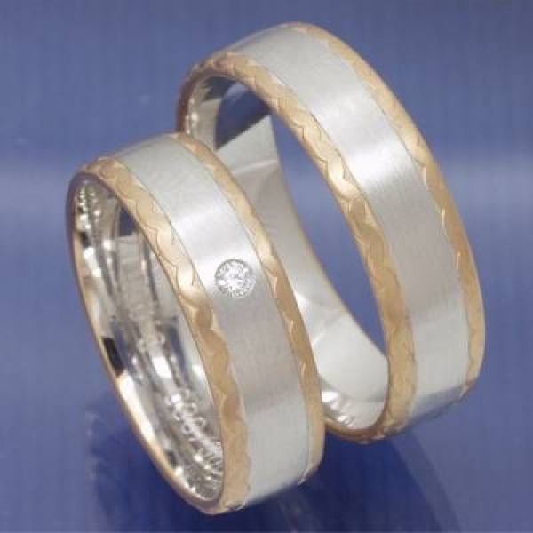 Zweifarbige Partnerringe aus 585 Weissgold und Rotgold P1227359