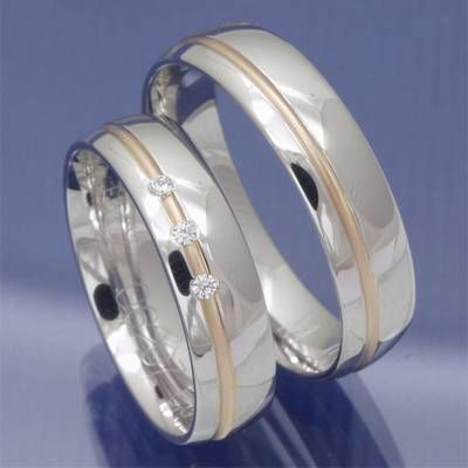 Trauringe aus 585 Weiss und Rotgold mit Brillanten P4037691