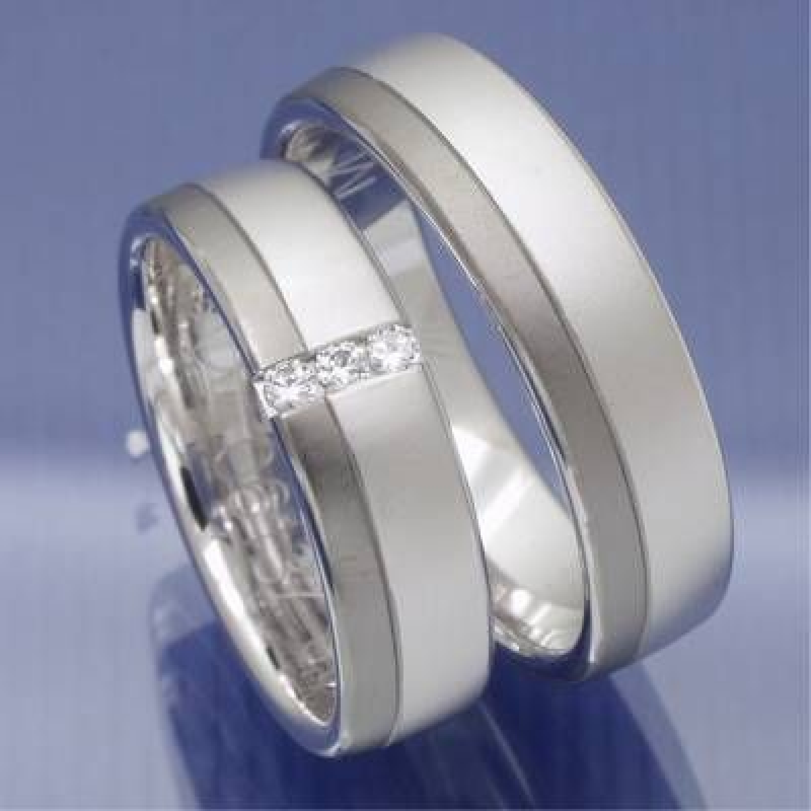 Eheringe Trauringe aus 585 Weiss und Graugold P4097725