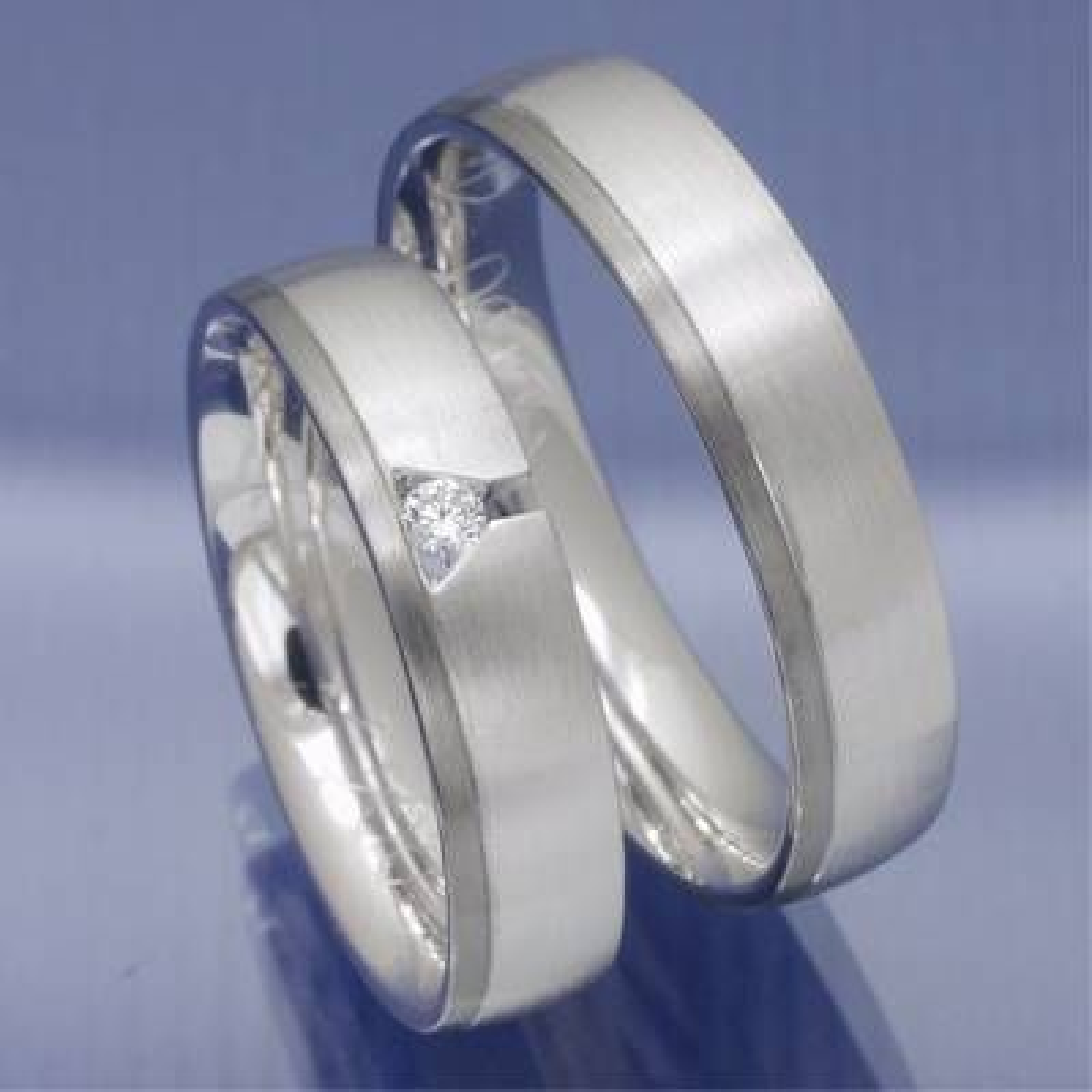 Eheringe Trauringe aus 585 Weiss und Graugold P4097728