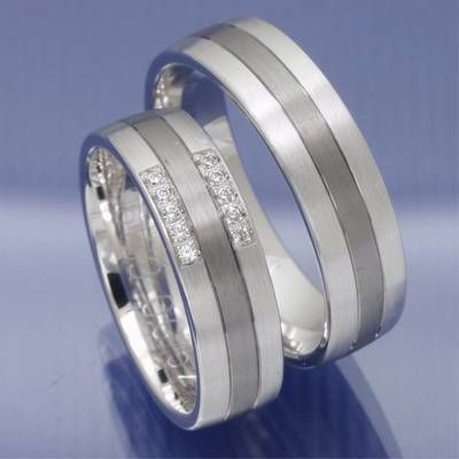 Eheringe Trauringe aus 585 Weiss und Graugold P4097729