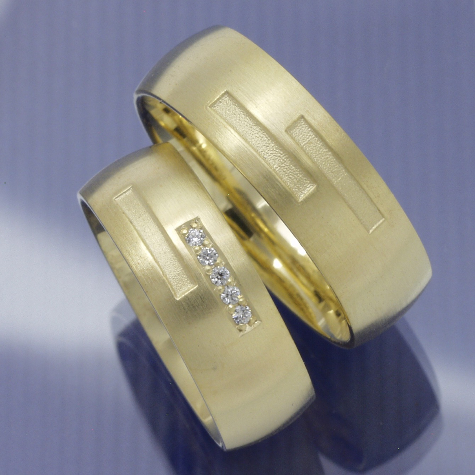 Trauringe aus 585 Gelbgold mit Brillanten P9293148