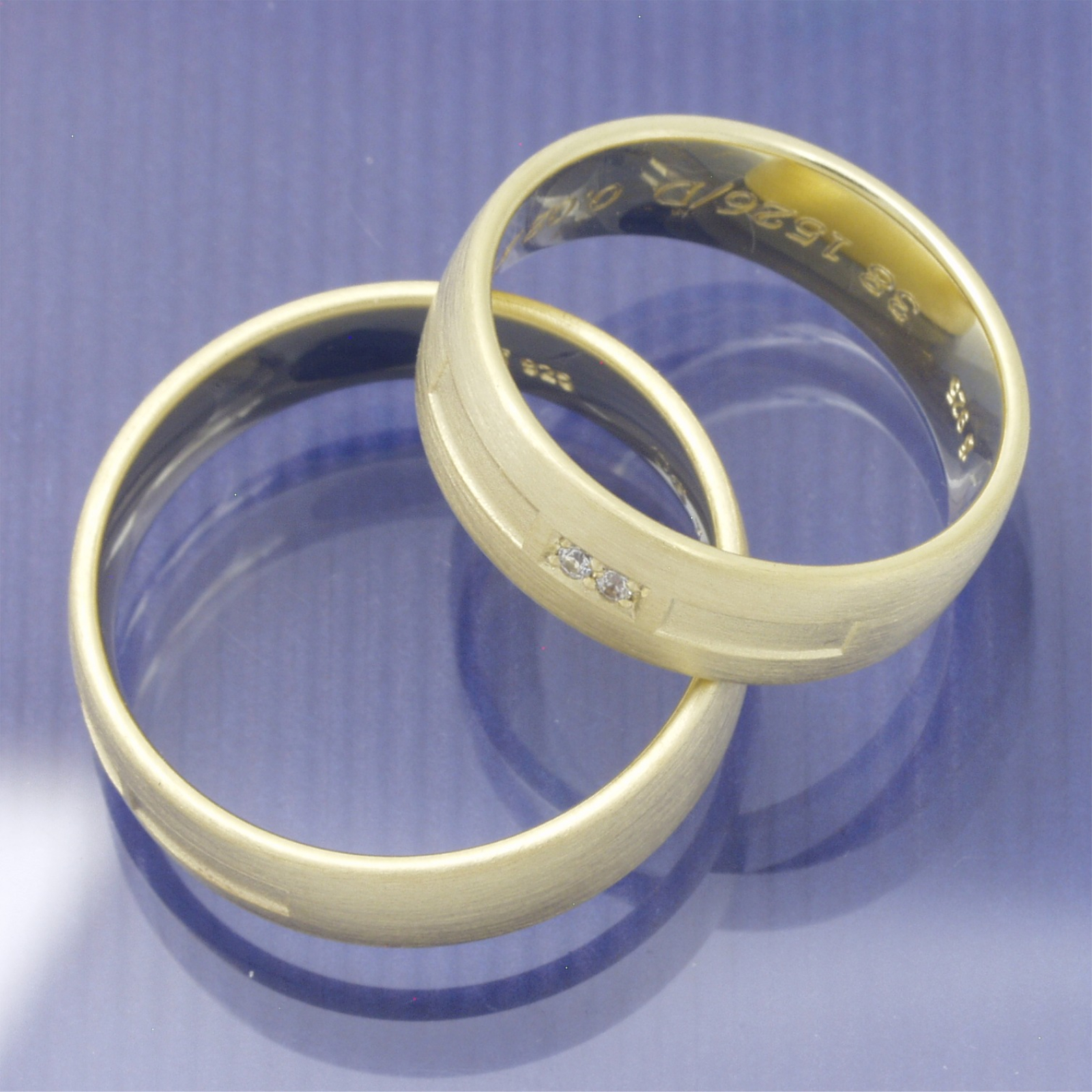 Trauringe aus 585 Gelbgold mit Brillant P9293147